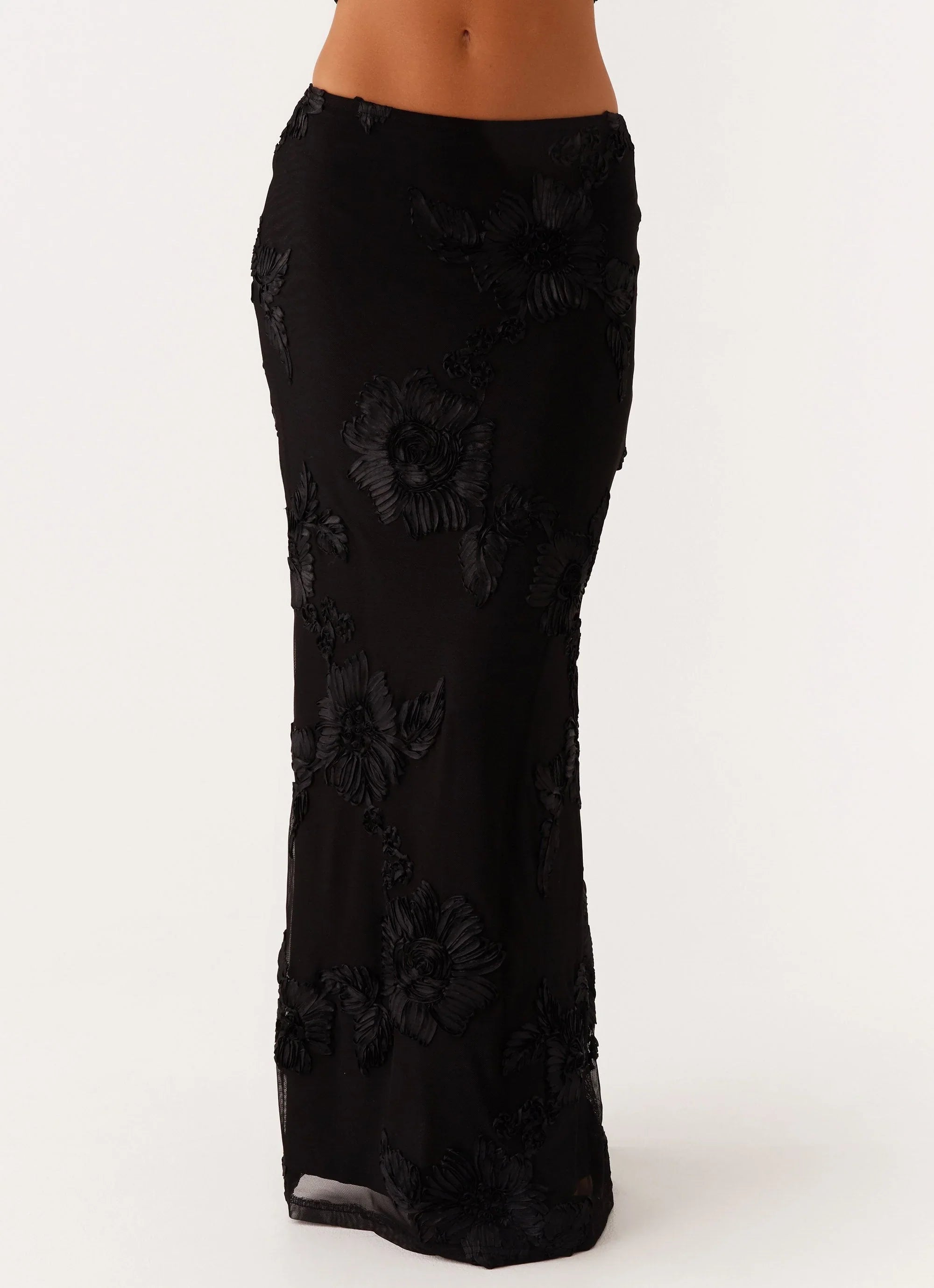 סט רקום חצאית מקסי וטופ הולטר גב חשוף דגם קרן