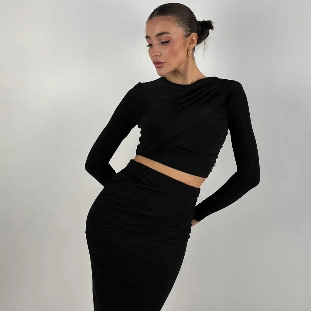 סט שני חלקים אלגנטי עם טופ קרופ וחצאית מחטבת דגם זהר