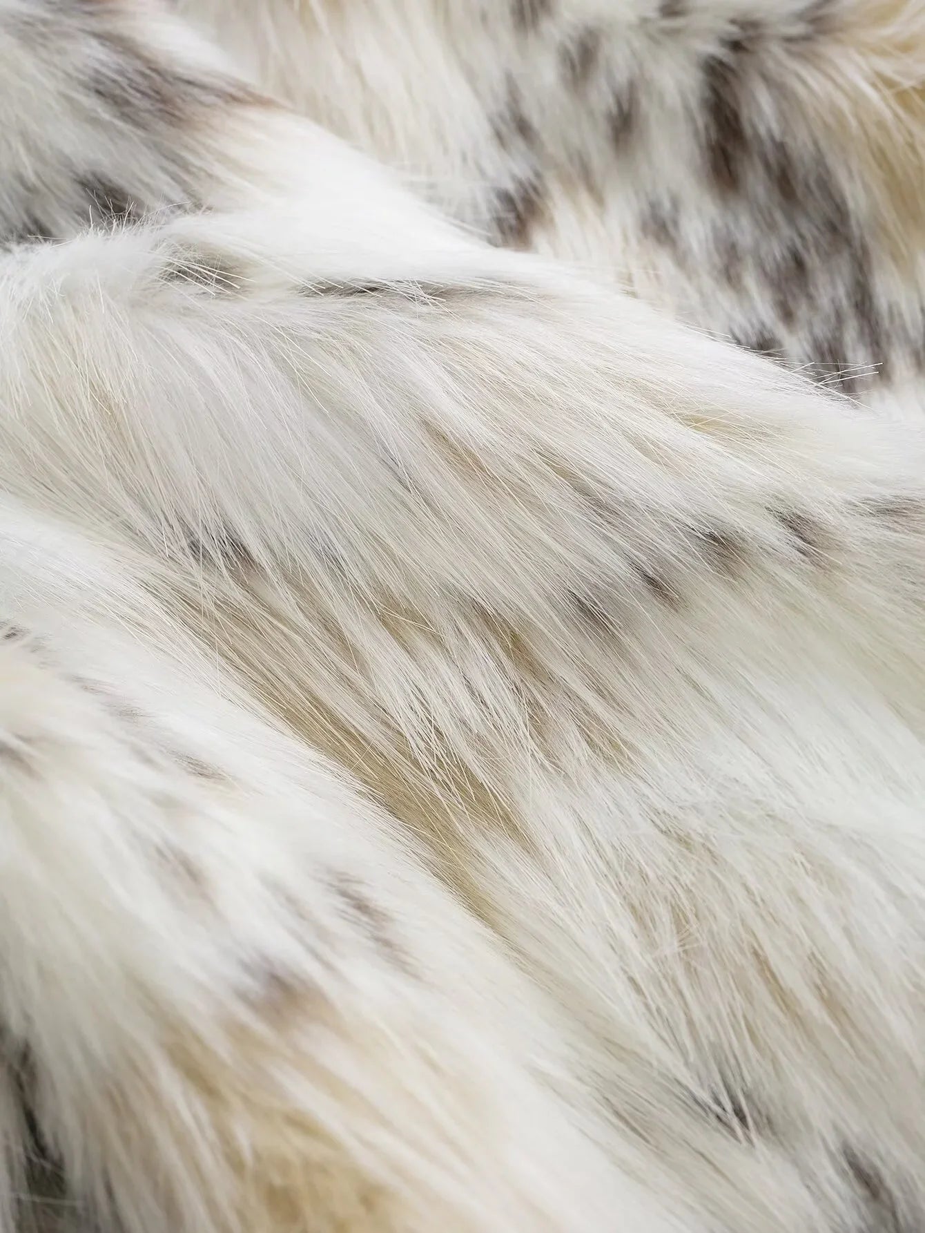 מעיל פרווה רך בגזרת Loose עם צווארון עומד