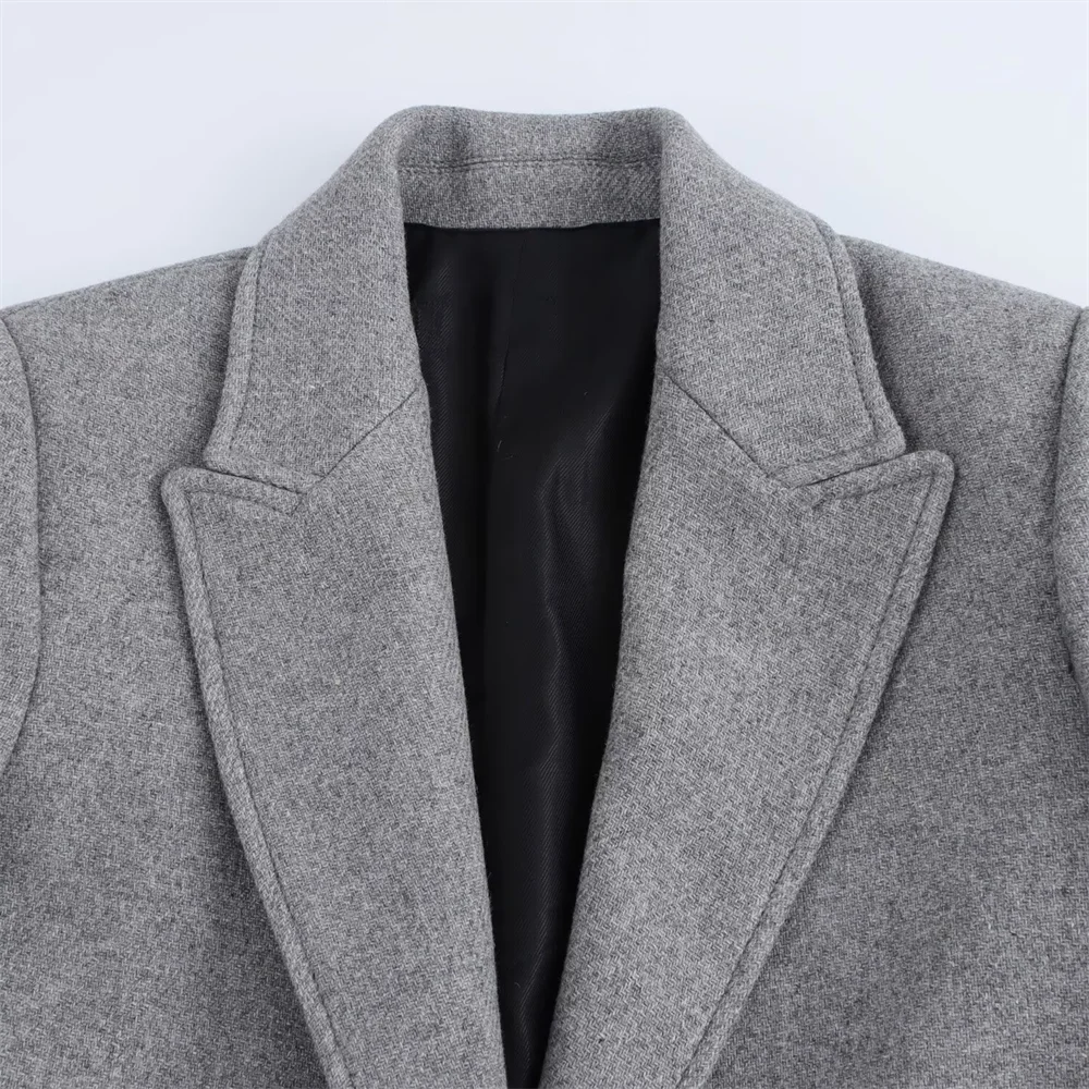 מעיל לונג אלגנטי בגזרת לאז’ר עם צווארון קלאסי