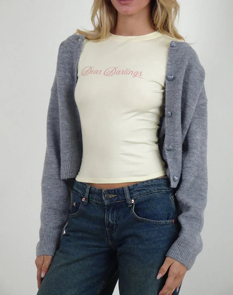 טי־שירט קרופ שמנת דגם שקד