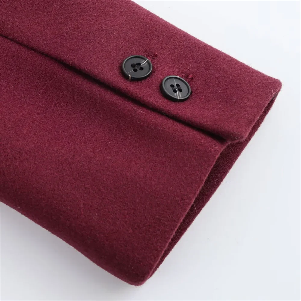 מעיל לונג אלגנטי בגזרת לאז’ר עם צווארון קלאסי