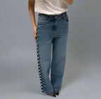 DAISY – ג'ינס בגזרה גבוהה עם פנינים בצד