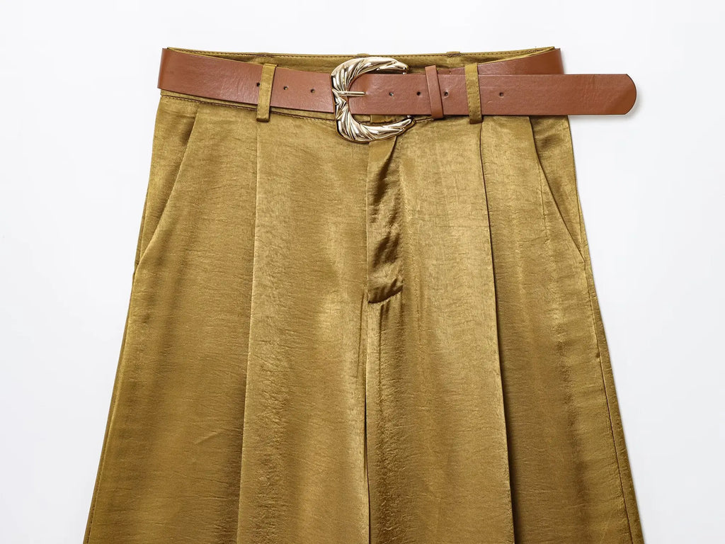 מכנסיים רחבים מבד סאטן מבריק בגזרה גבוהה