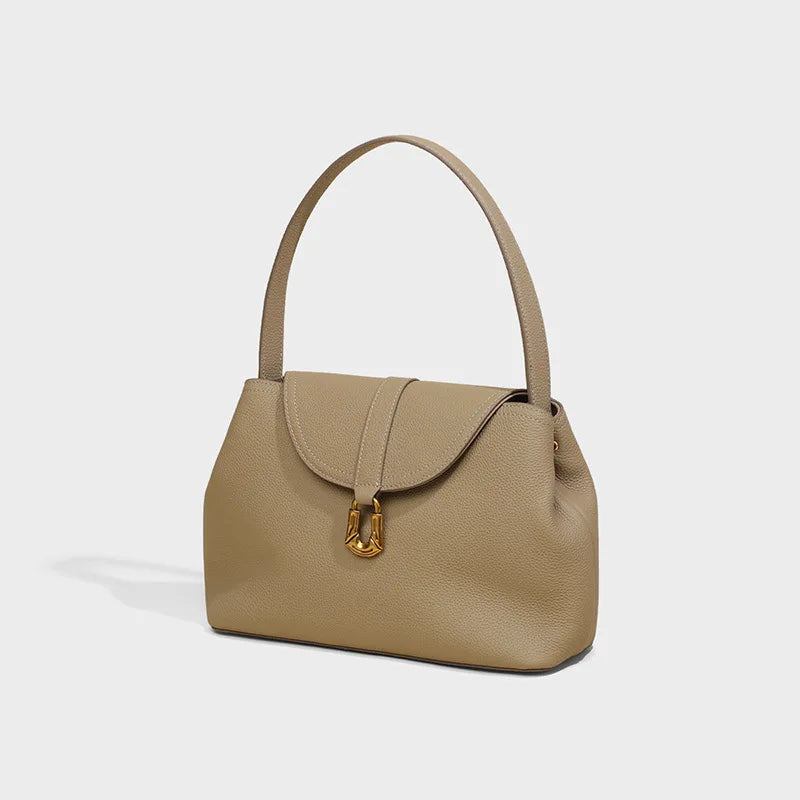 תיק כתף רך עם אבזם ועיטור פאייטים דגם קוראל