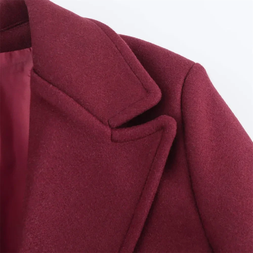 מעיל לונג אלגנטי בגזרת לאז’ר עם צווארון קלאסי