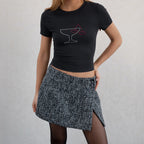 טי־שירט קרופ שחורה דגם עדי