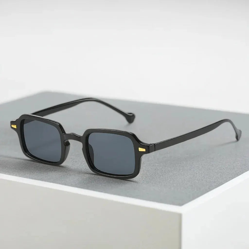 משקפיים דגם צ'רי